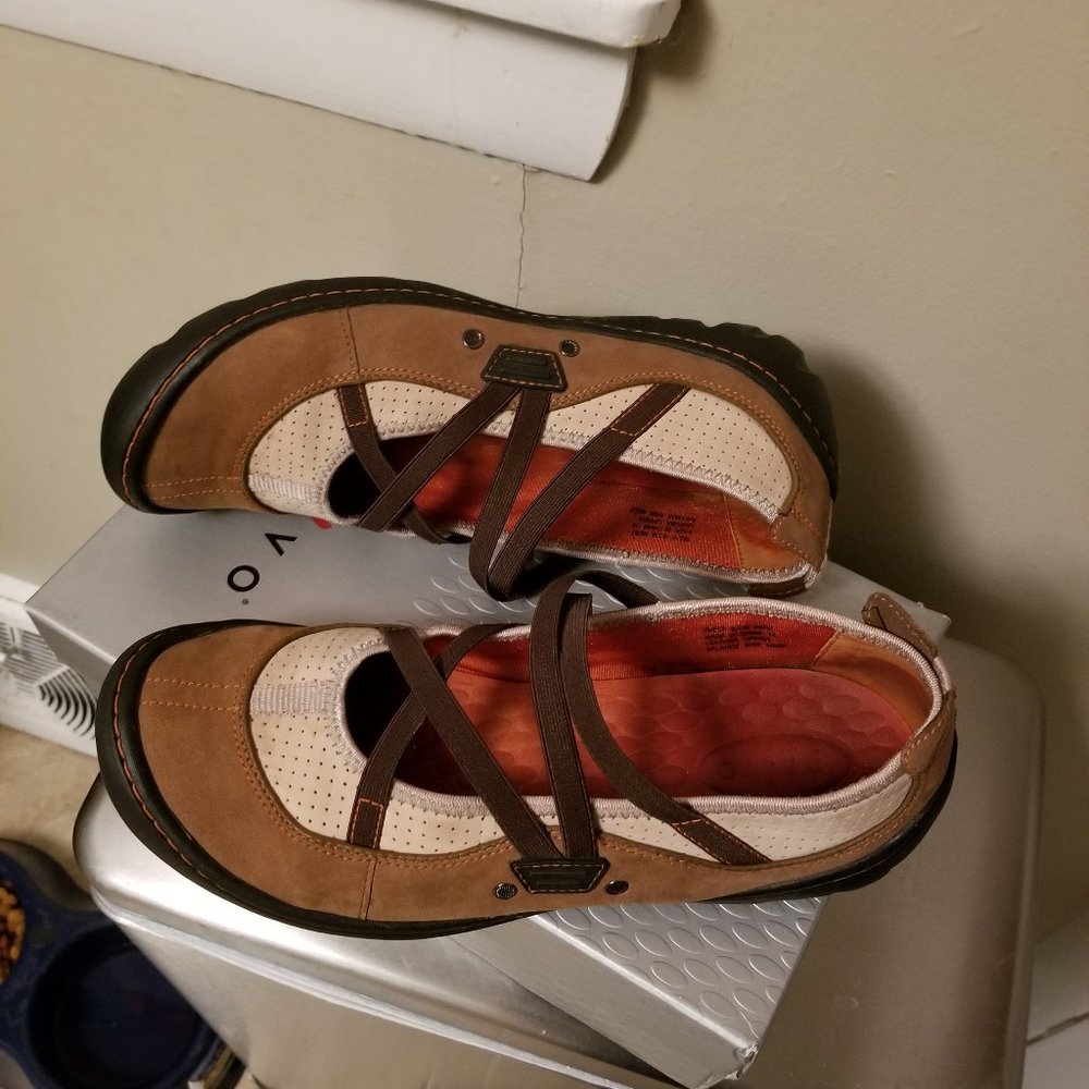 Privo shoes 9 1/2